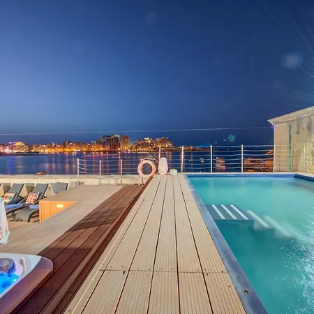Semesterbostad Unique Waterfront House Valletta