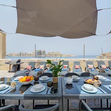 Unique Waterfront House * Valletta