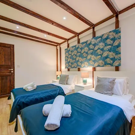 Unique Waterfront House *