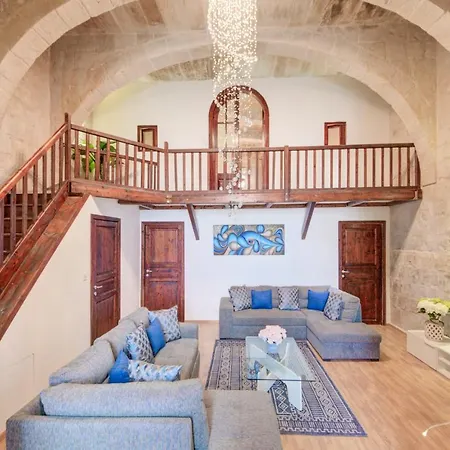 Semesterbostad Unique Waterfront House Valletta