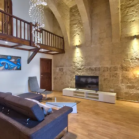 Unique Waterfront House Semesterbostad