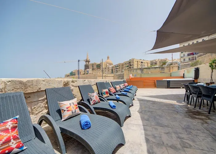 Unique Waterfront House *