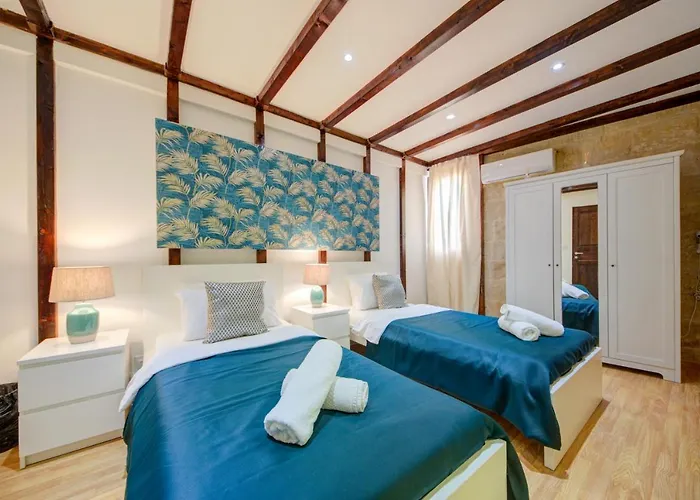 Unique Waterfront House *