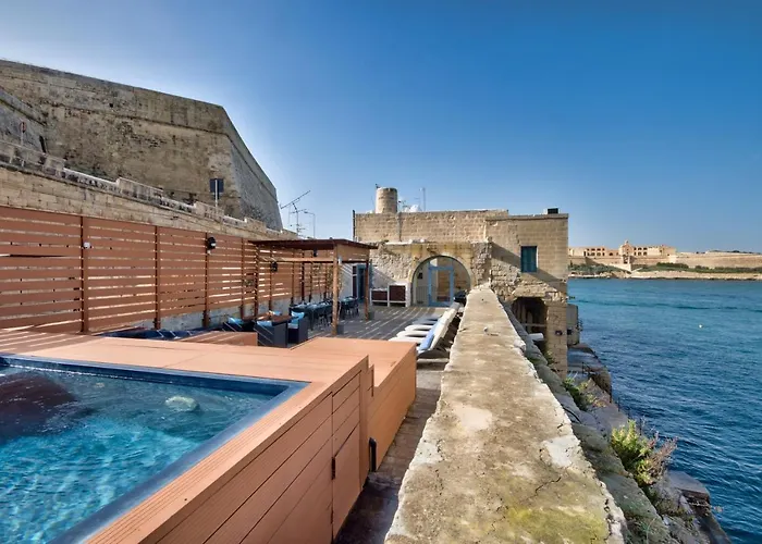 Unique Waterfront House * Valletta