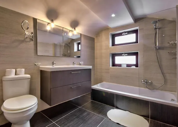 Unique Waterfront House *