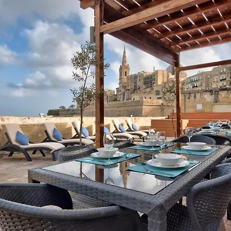 Unique Waterfront House בית נופש *